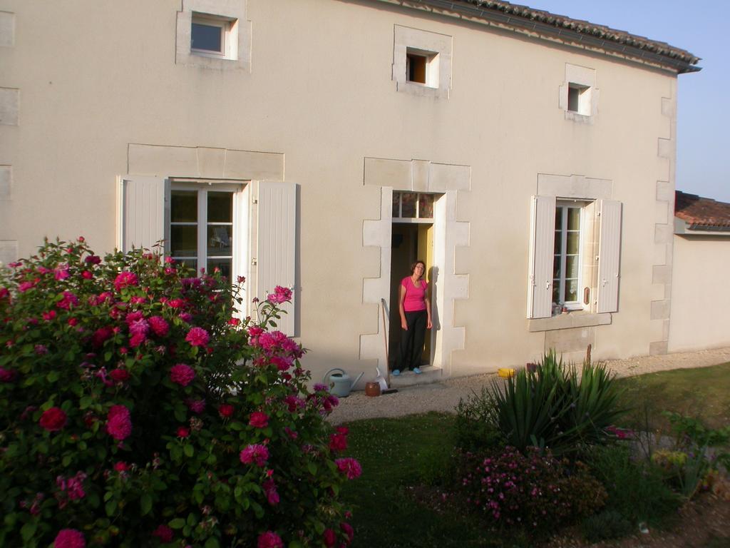 Chambres D'Hotes L'En Haut Des Vignes Mérignac 외부 사진