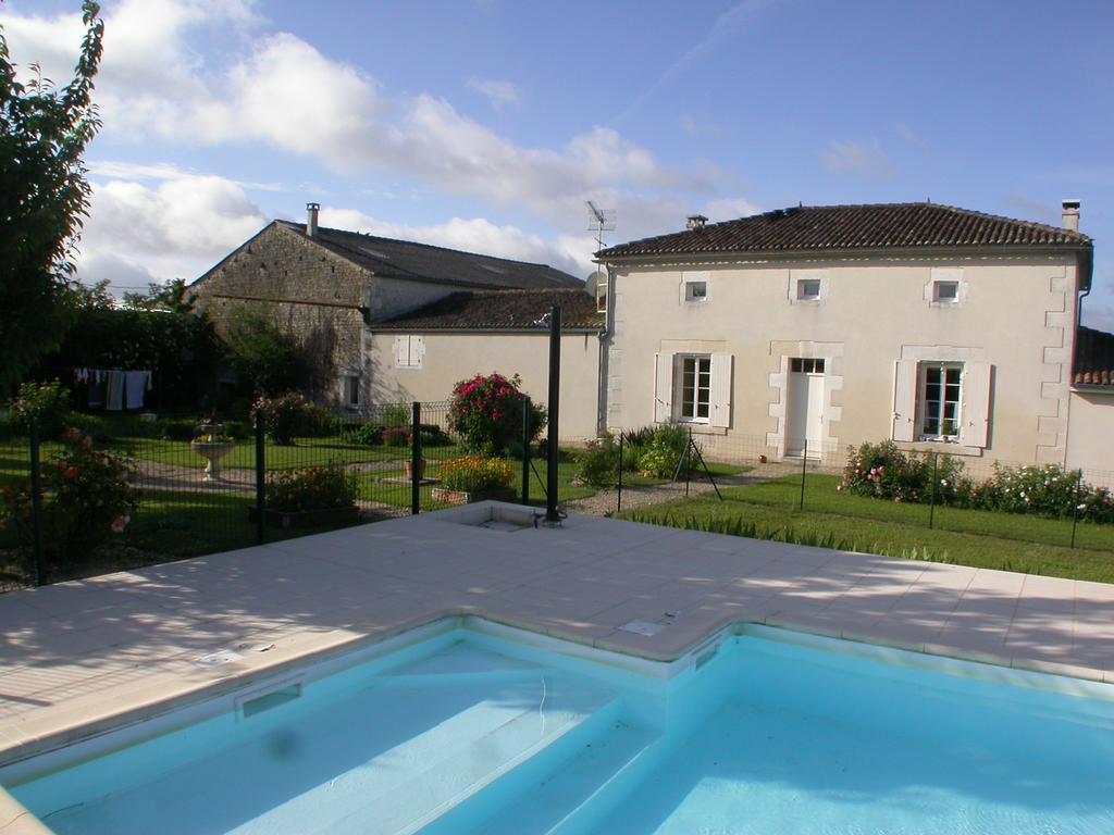 Chambres D'Hotes L'En Haut Des Vignes Mérignac 외부 사진