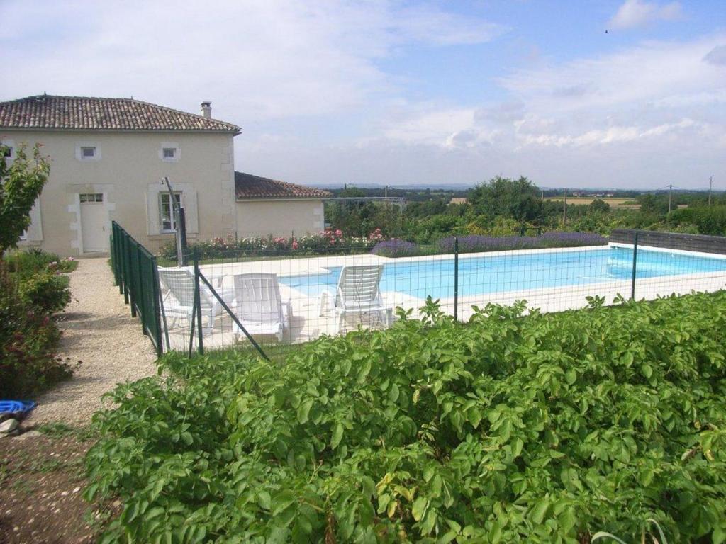 Chambres D'Hotes L'En Haut Des Vignes Mérignac 외부 사진